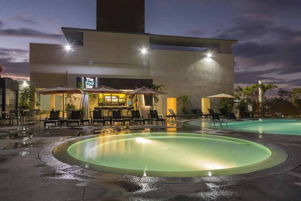 Limketkai Luxe Hotel Cagayán de Oro Extérieur photo