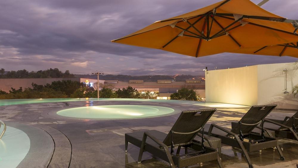 Limketkai Luxe Hotel Cagayán de Oro Extérieur photo